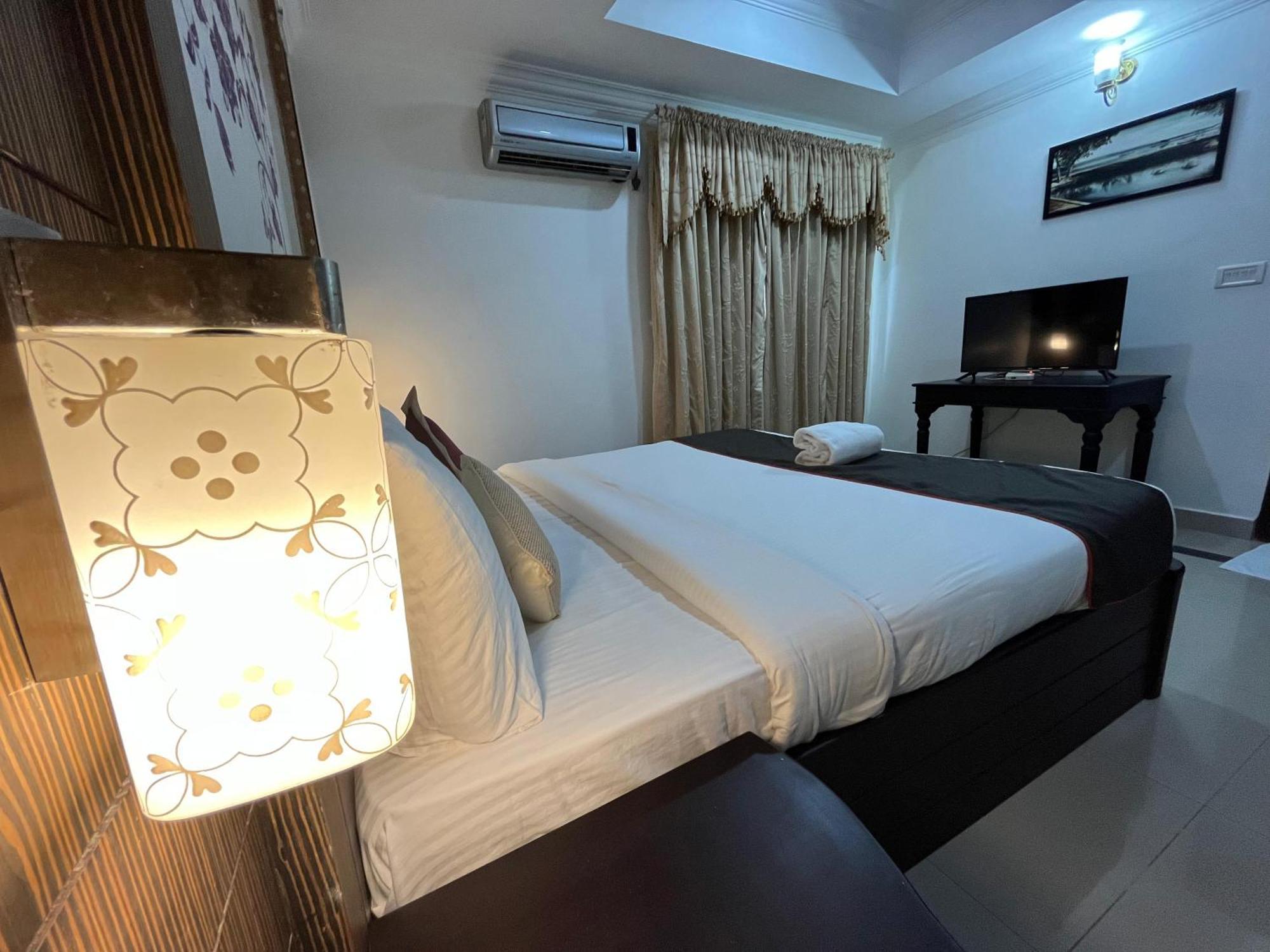Gee Bee Palace Angamaly Exterior foto